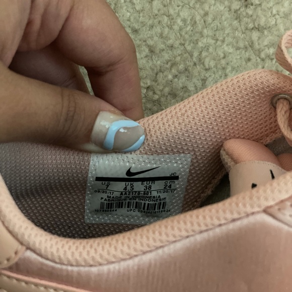 NIKE LIMITED Court Royal Pink Shoes - Picture 3 of 3